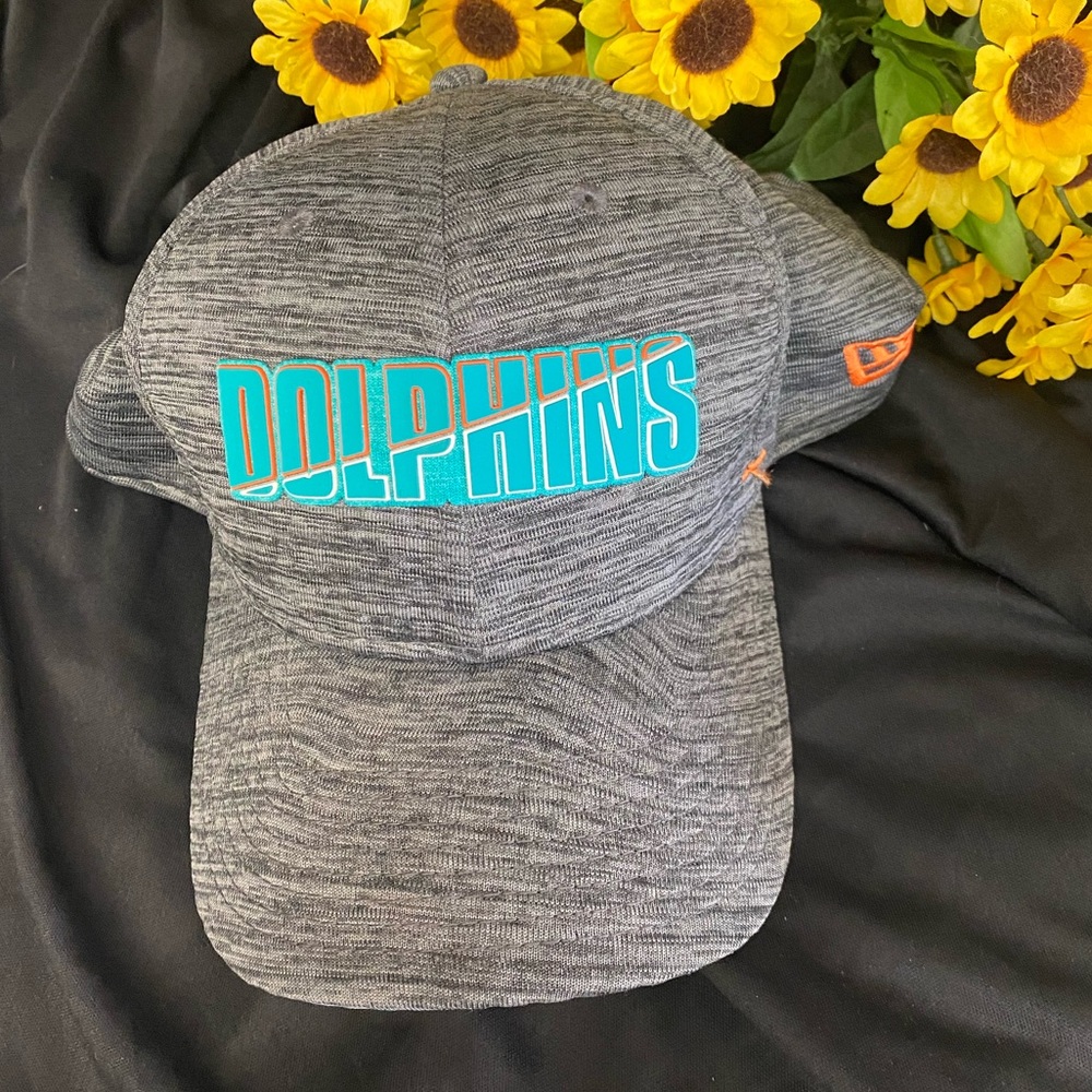 🧢🏈NWOT NFL Miami Dolphin’s Hat Size L/XL